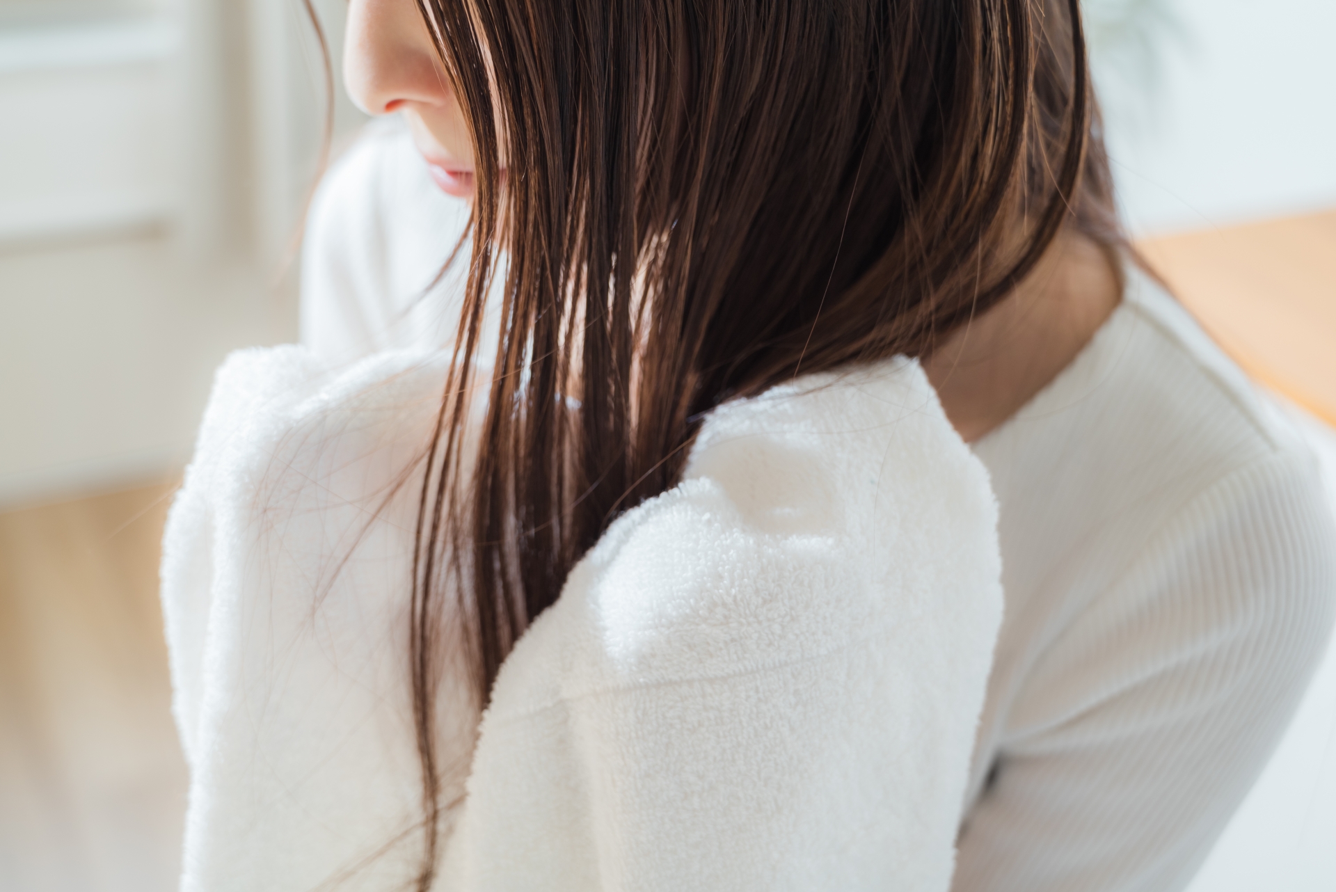 夏バテ髪をいたわる、食と睡眠と育毛ケア